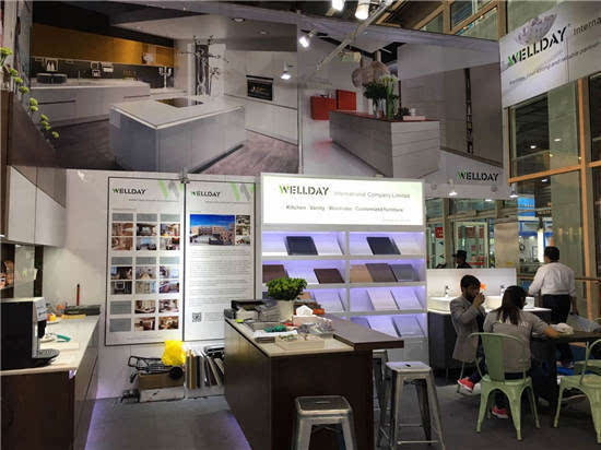 “踩”著電動滑板車狂銷歐美，廚具展臺上演“花式”吸睛——第121屆廣交會另類觀察